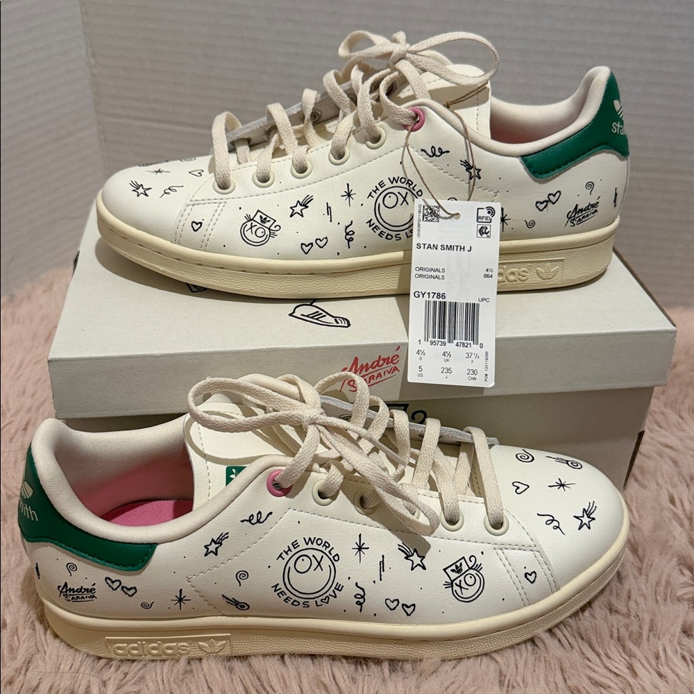 André Saraiva x adidas Stan Smith Big Kid 'The World Needs Love' - Picture 7 of 9